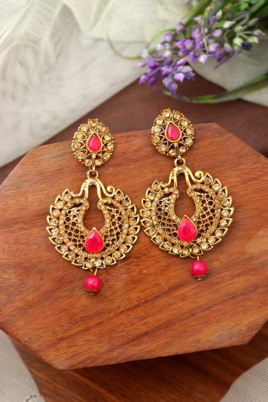 Traditional Kundan & Pearl Gold-Plated Earrings